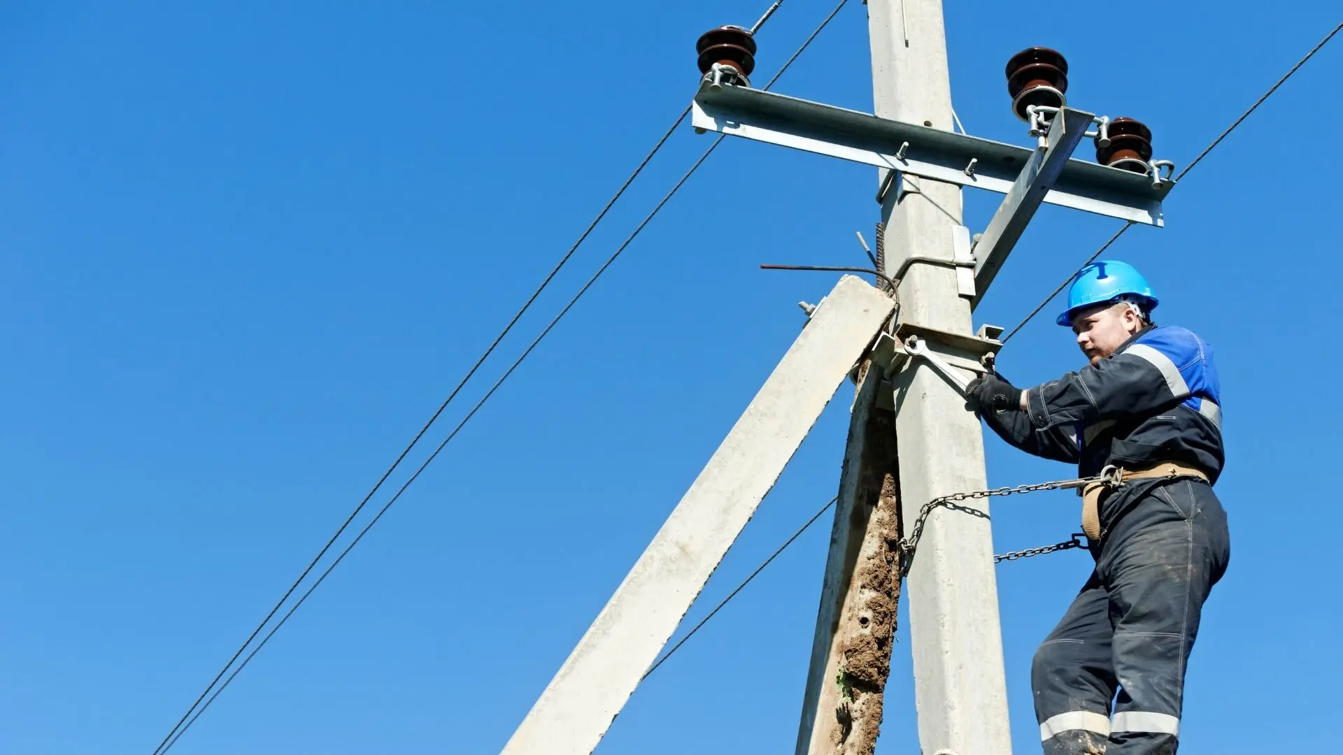 Crane service by South Florida Pole Setters setting power poles in Stuart, FL near me